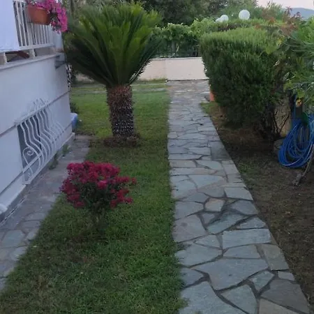 Seaview & Semi Basement Seaview Apartment *