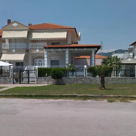 Apartment Seaview & Semi Basement Seaview