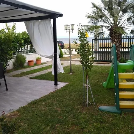 Apartment Seaview & Semi Basement Seaview *
