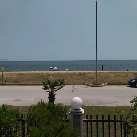 Seaview & Semi Basement Seaview * Vrasná